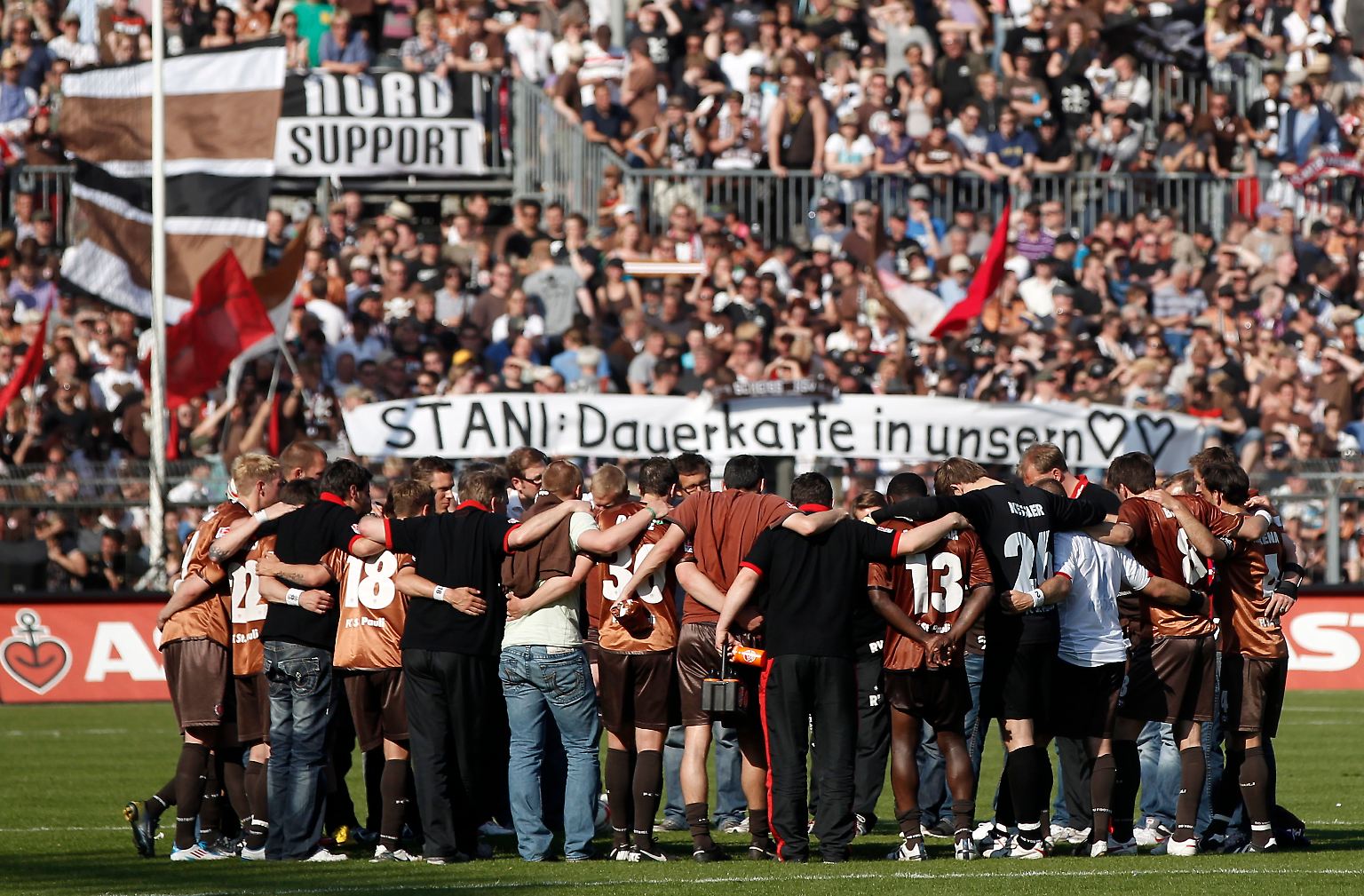Als Aufstiegs-Held Holger Stanislawski ...