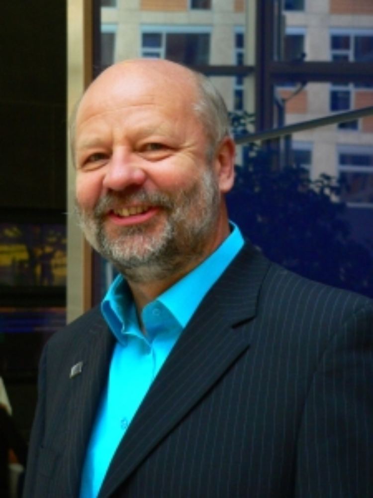 Hans-Josef Fell ist Sprecher für Energie und Technologie der Grünen im Bundestag. Er ist Vizepräsident der Sonnenenergievereinigung EUROSOLAR und Initiator der Energy Watch Group.