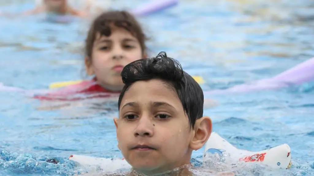 Schwimmunterricht-in-der-Schule