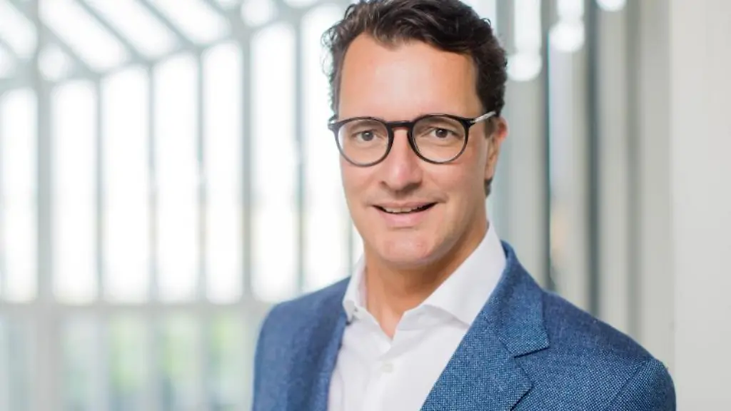 Hendrik-Wuest-CDU-ist-zu-sehen