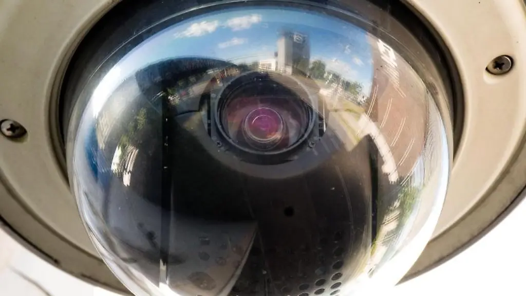 Eine-Ueberwachungskamera-in-Hannover