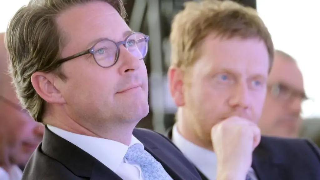 Bundesverkehrsminister-Andreas-Scheuer-CSU-l-und-Sachsens-Ministerpraesident-Michael-Kretschmer-CDU