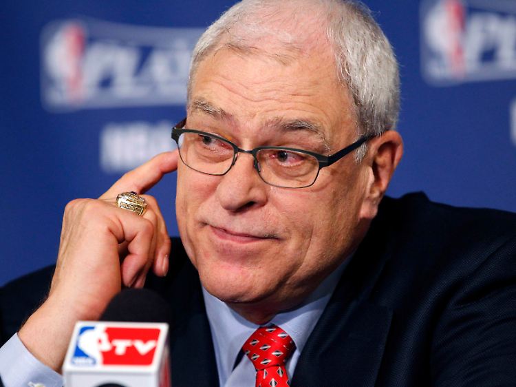 Unrühmliches Ende einer großartigen Karriere: Lakers-Coach Phil Jackson verabschiedet sich wohl mit einem Debakel aus der NBA.