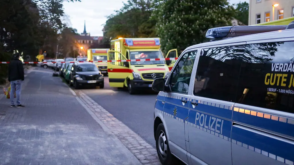 0b3b2bd21315354af0b6a8b0d5d0f8de