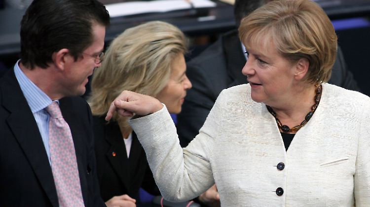 Der Wirtschaftsminister in seiner Paraderolle. Die Opel-Verstimmungen scheinen verflogen.