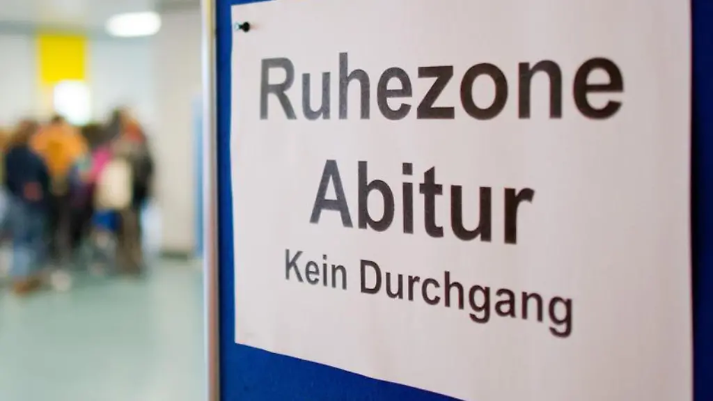 Landesschuelerrat-wendet-sich-wegen-Mathe-Abi-an-Kultusministerium