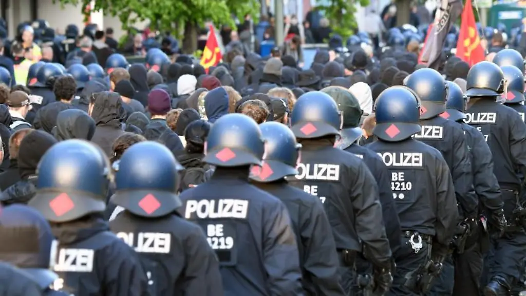 Bilanz-zum-1-Mai-39-verletzte-Polizisten