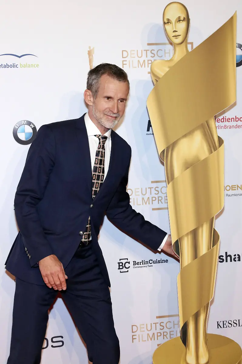 b940214b83349a08777900220406c865