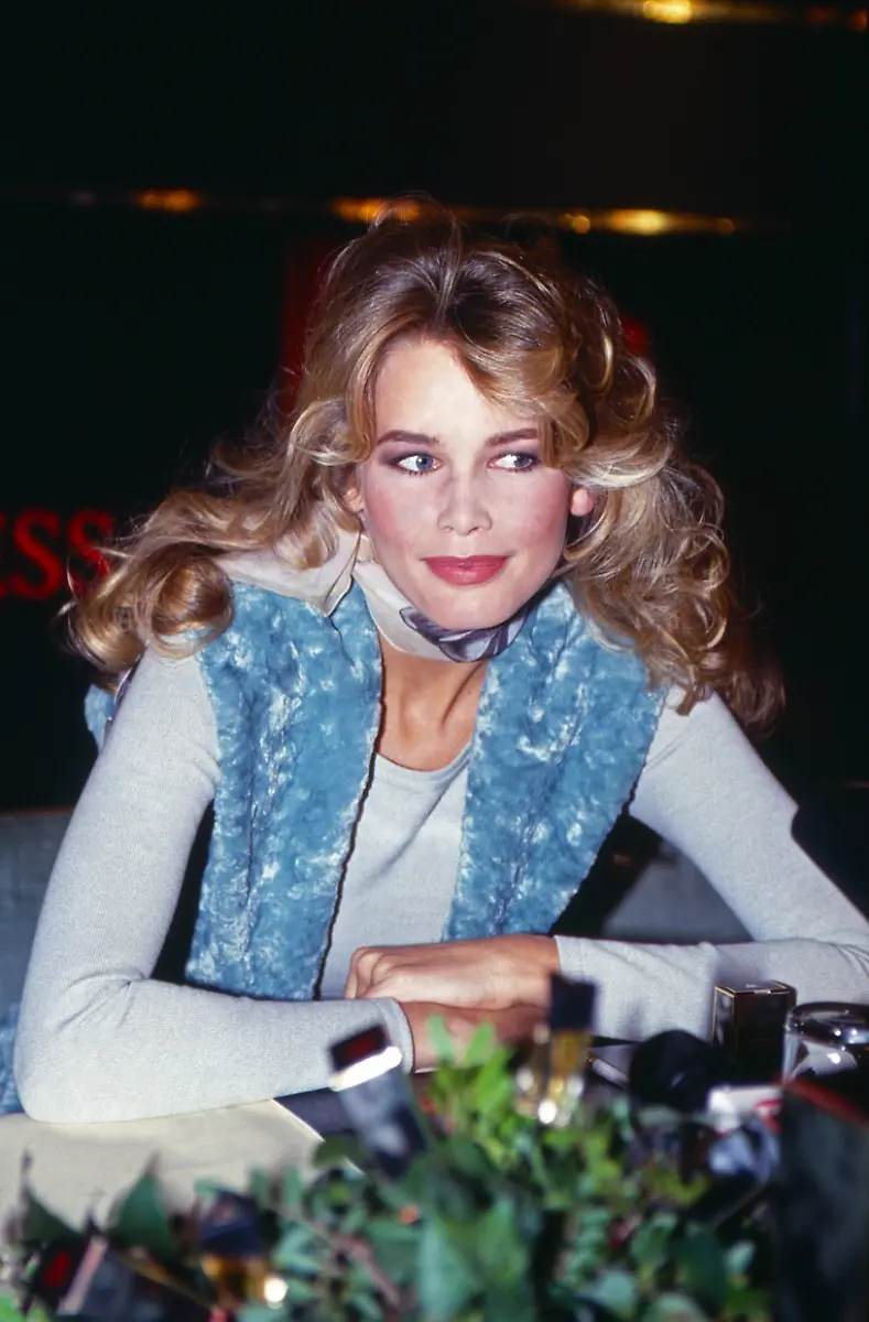 Claudia-Schiffer-young