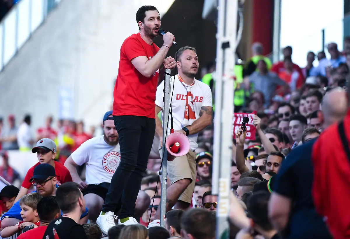 708d4148234cb819e29de1fd7348611b