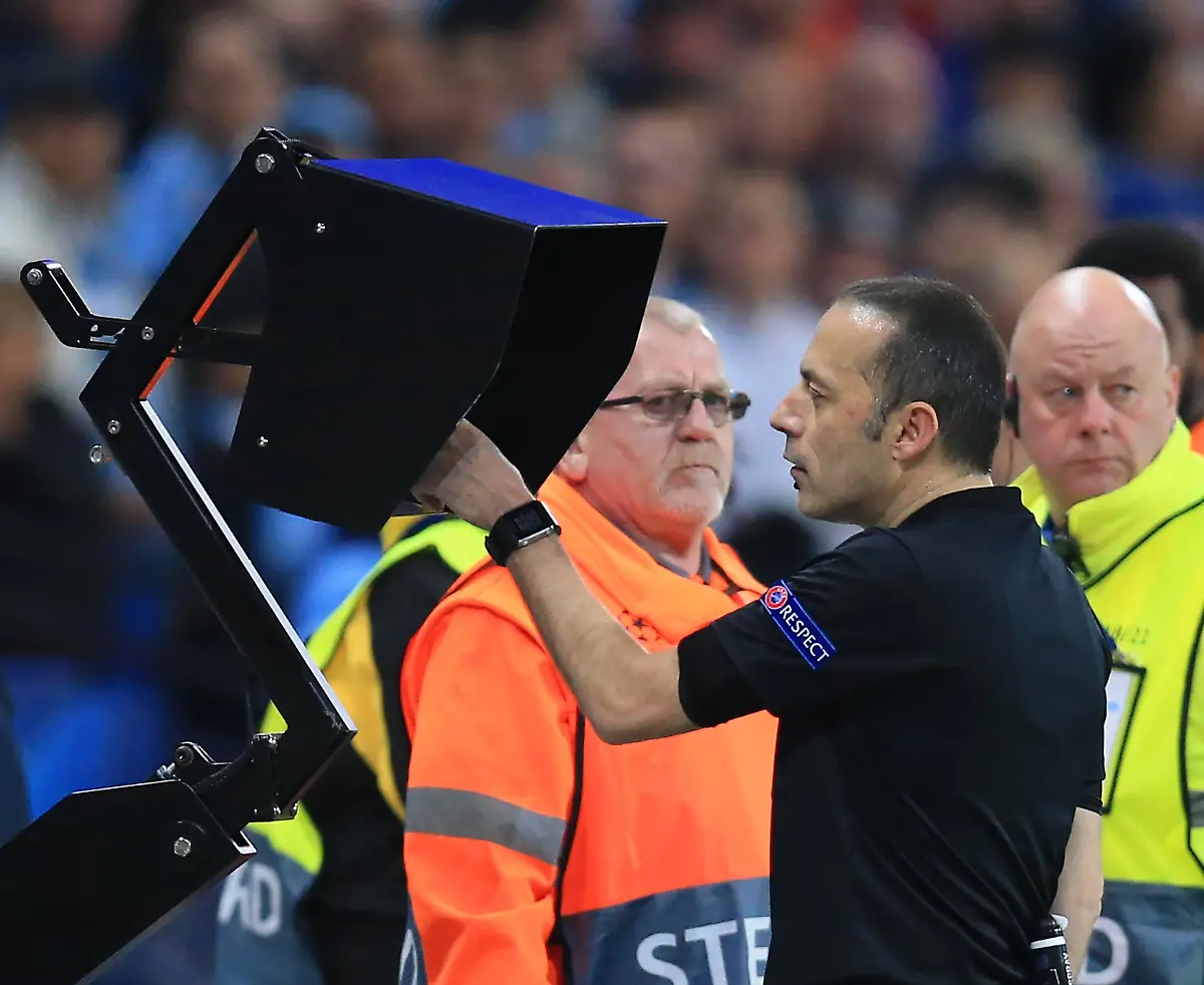 462bcb99b6d8cee158bc5f0a67c16d93