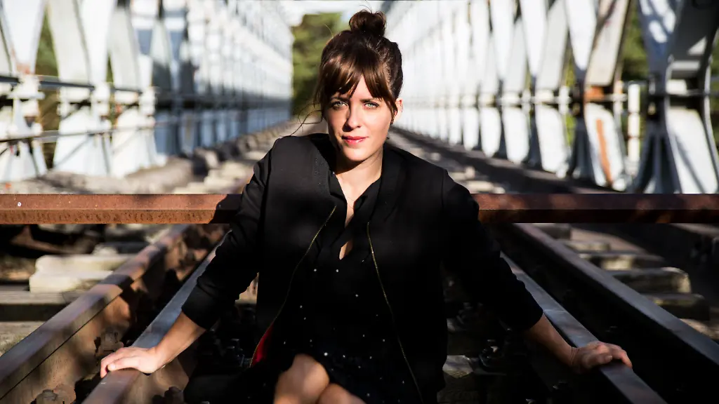 ACHTUNG-nurzurVerwendfuer1JahrmitCopyright