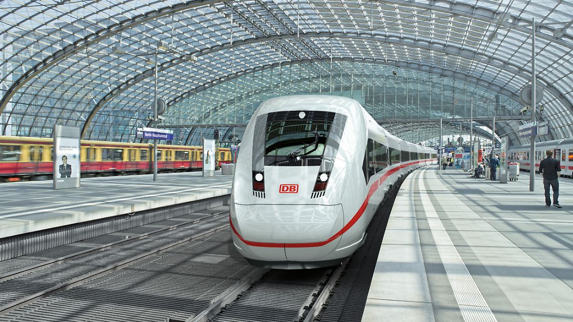 Diese Computergrafik zeigt einen Schnellzug vom Typ ICx auf dem Bahnsteig des Hauptbahnhofs in Berlin.