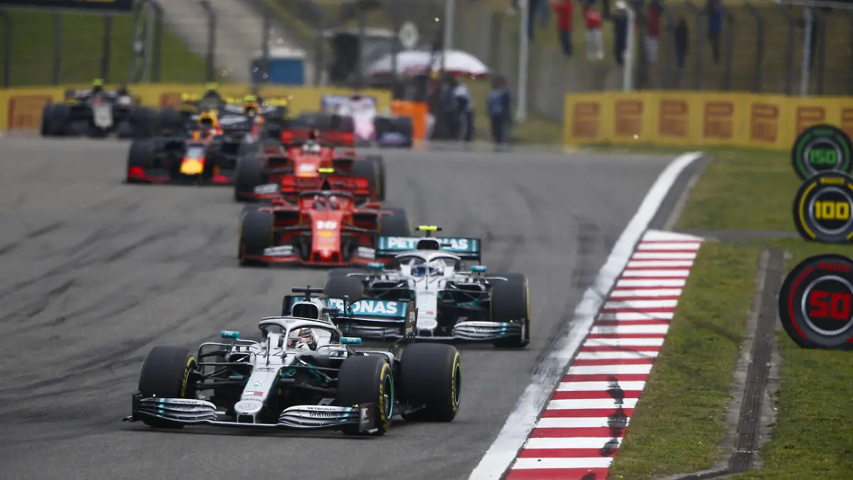 Ferrari-fuhr-den-Silberpfeilen-das-komplette-Rennen-hinterher