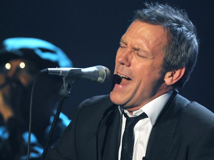 Der britische Schauspieler und Musiker Hugh Laurie stellte seine Debüt-CD einst bei "Wetten, dass..?" vor.