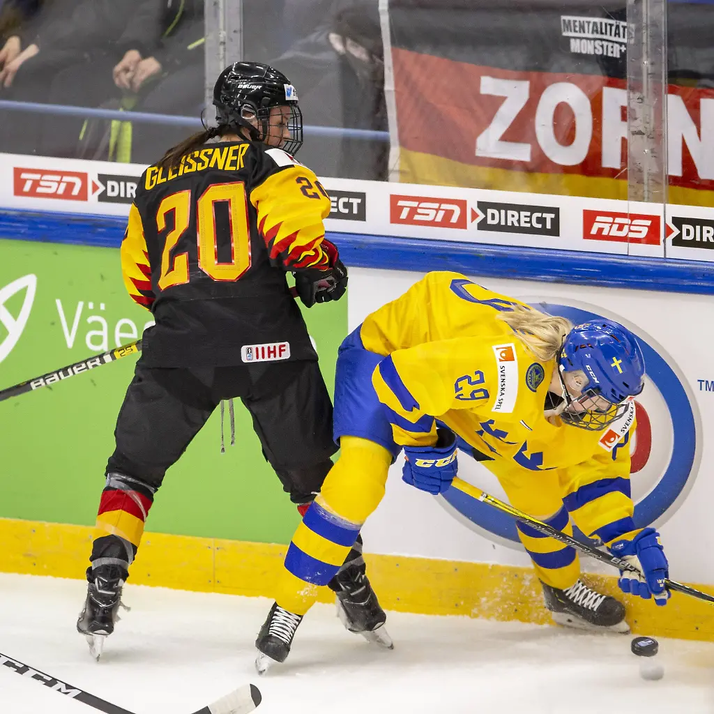 Die-deutschen-Eishockey-Damen-setzten-sich-in-einer-engen-Partie-gegen-Schweden-durch