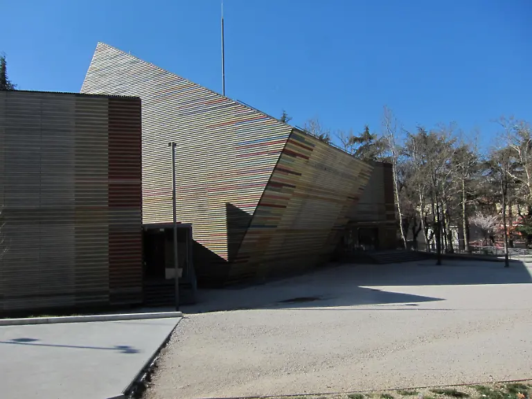 28-Audidtorium-RPiano