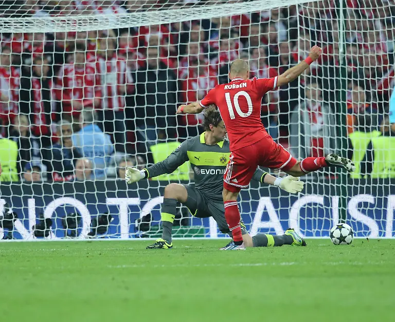 Arjen-Robben-besiegelt-die-wohl-bitterste-BVB-Niederlage-der-juengeren-Vergangenheit-Kurz-vor-Schluss-entscheidet-der-Hollaender-mit-seinem-2-1-das-rein-deutsche-Champions-League-Finale-2013