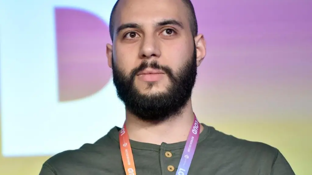 Journalist-Ahmad-Alrifaee-aus-Syrien-sprichtauf-der-Internetkonferenz-re-publica-ueber-das-Darknet