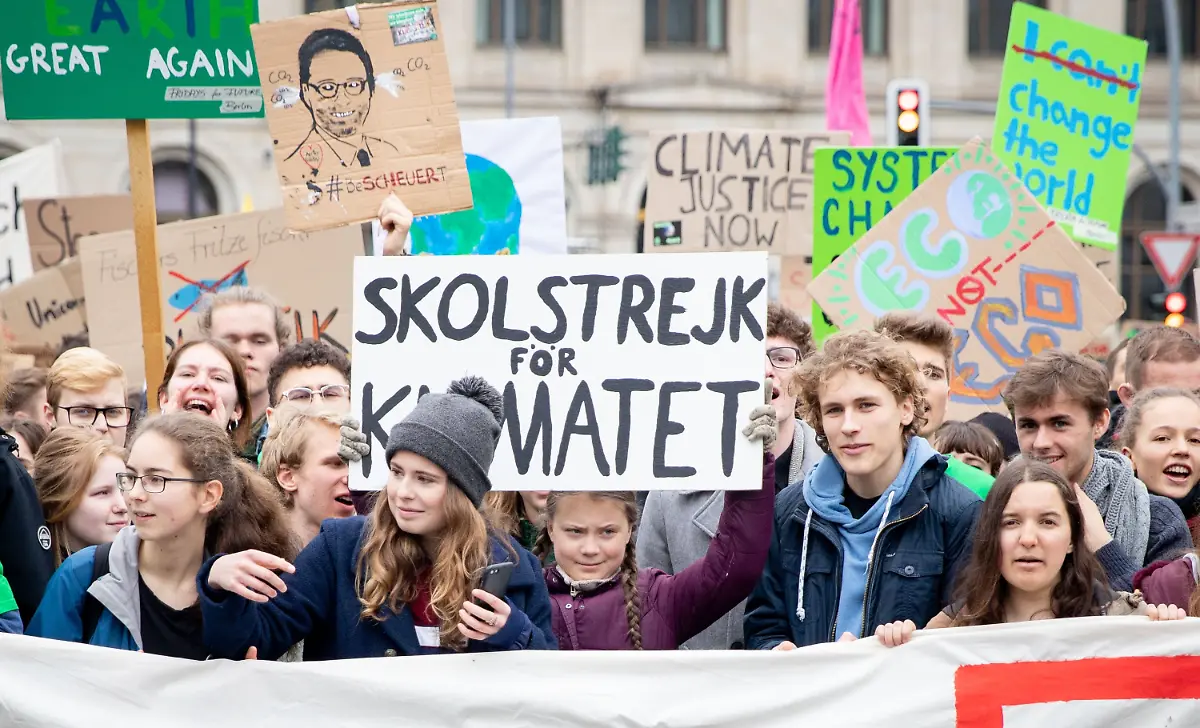 b552fa2124f06a6fbfd205899c2d4cf9