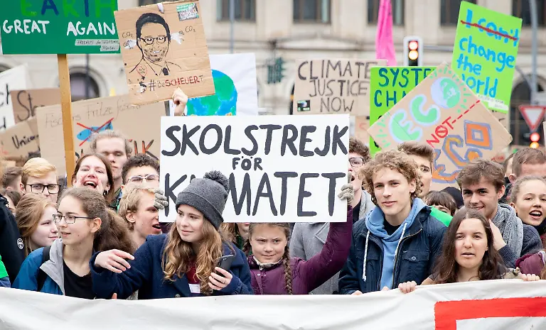 b552fa2124f06a6fbfd205899c2d4cf9