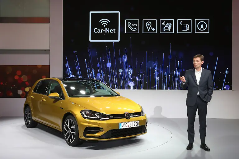 DB2016AU00980-medium