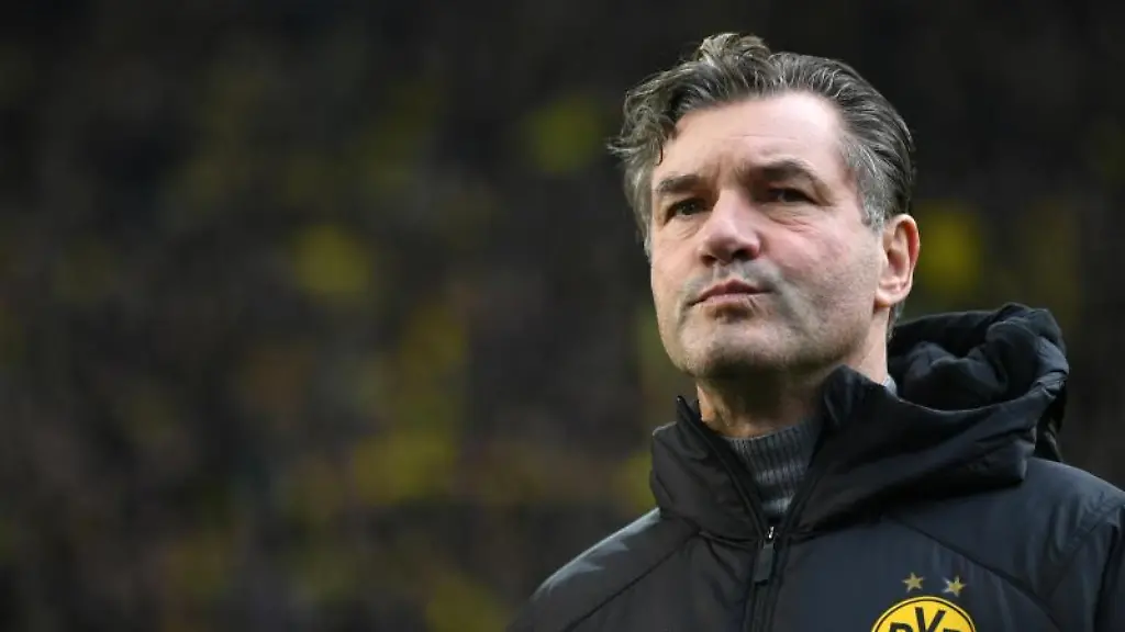 Manager-Michael-Zorc-von-Dortmund-gibt-ein-Interview