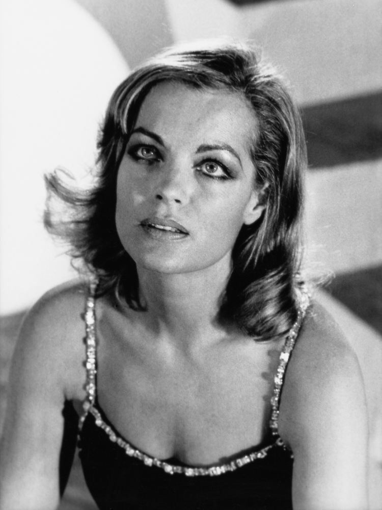 Szenenfoto aus dem Film "Die Unschuldigen mit den schmutzigen Händen", 1974 (© 2008 Stills Press Agency. Agent Studio X Images de Press.Photograph: Giancarlo Botti. Courtesy Schirmer/Mosel)