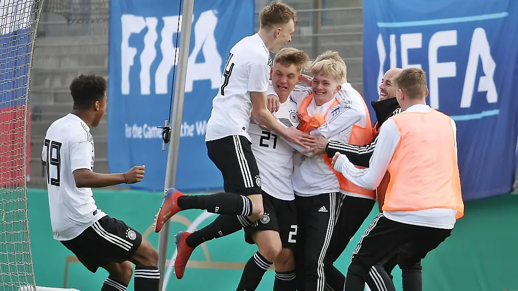 Der-Jubel-nach-dem-erloesenden-1-0-gegen-Slowenien