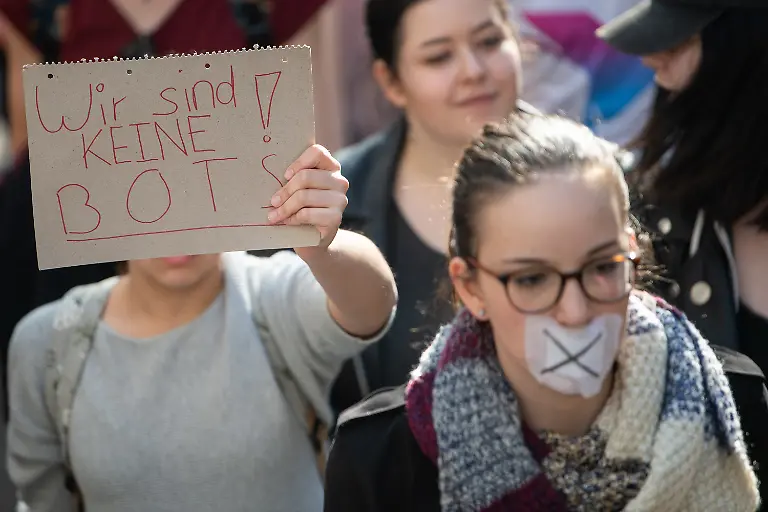 13729a12ee7bc4180dd2fcf541732979