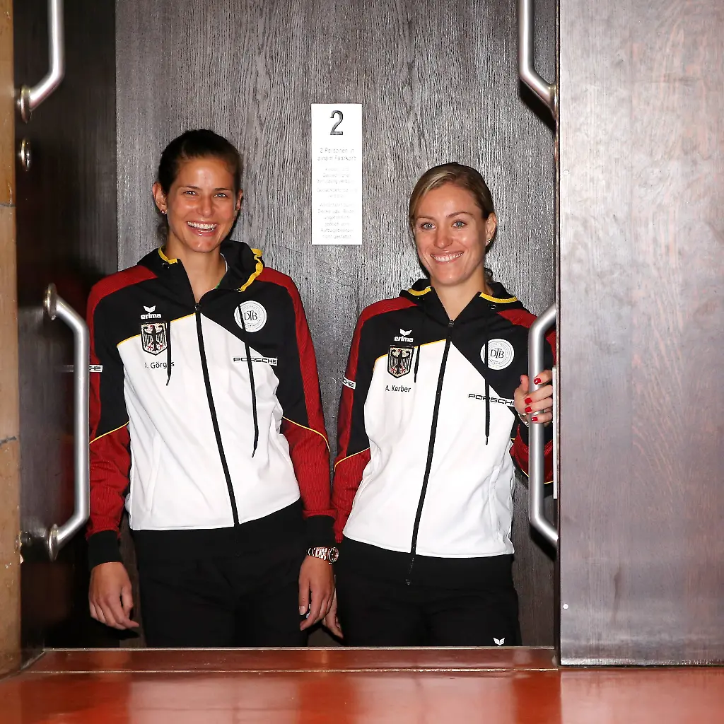 Julia-Goerges-l-und-Angelique-Kerber-wollen-im-April-den-Abstieg-aus-der-Fed-Cup-Weltgruppe-verhindern