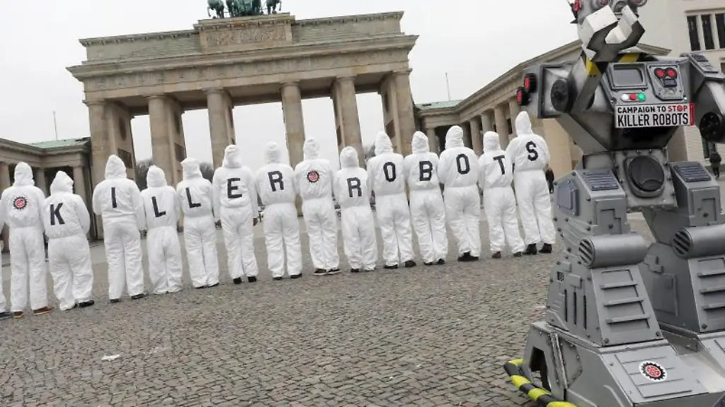 Eine-Kampagne-des-Vereins-Facing-Finance-zum-Verbot-von-Killer-Robotern