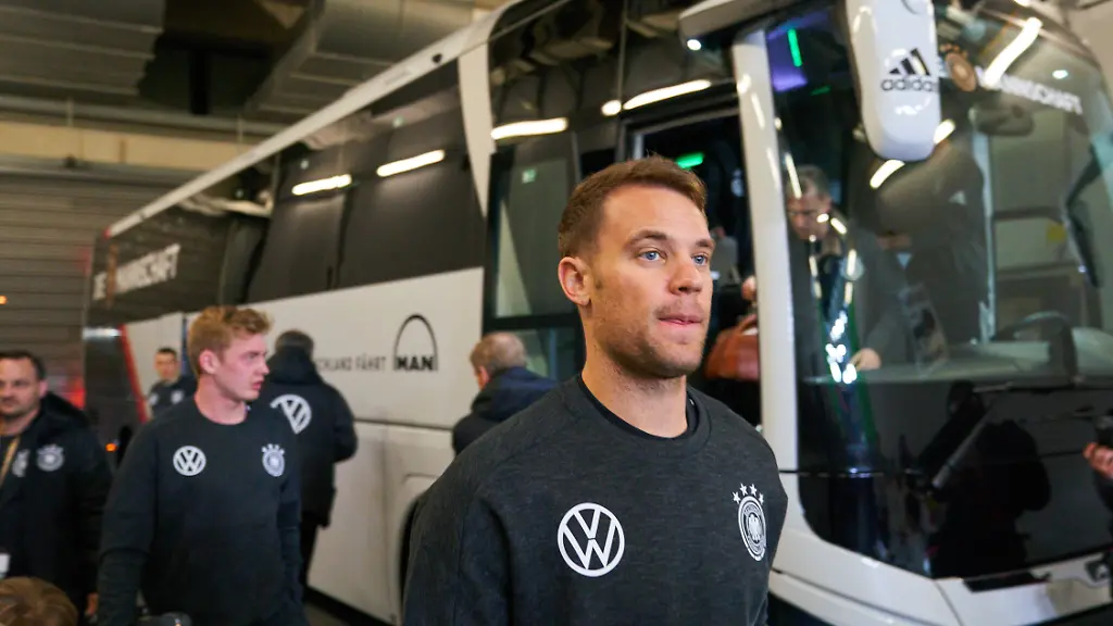 Manuel-Neuer-vor-dem-Neustart-gegen-Serbien