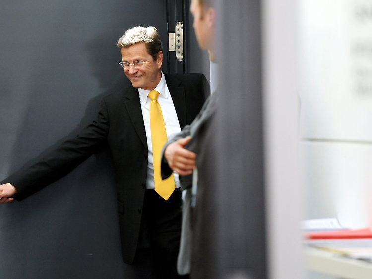 Der Nur-noch-Außenminister Westerwelle wirkt inzwischen sehr entspannt, aber nicht überzeugend.