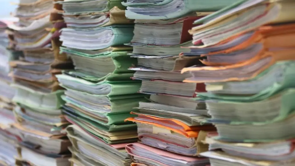 Stapel-mit-Akten