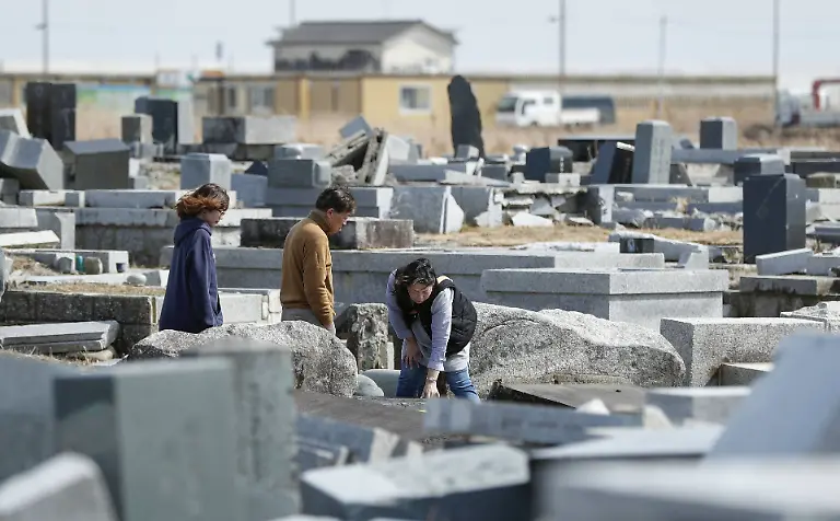 7a98f4d0380af1b636563363fc0418ce