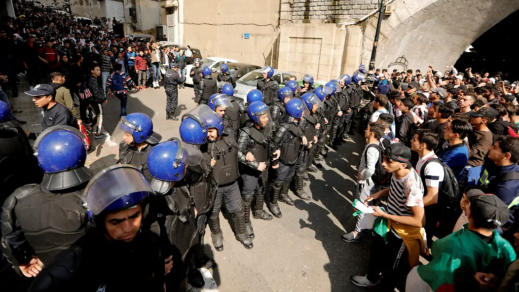 6da0c445e92b6bd761843b392bcd4923