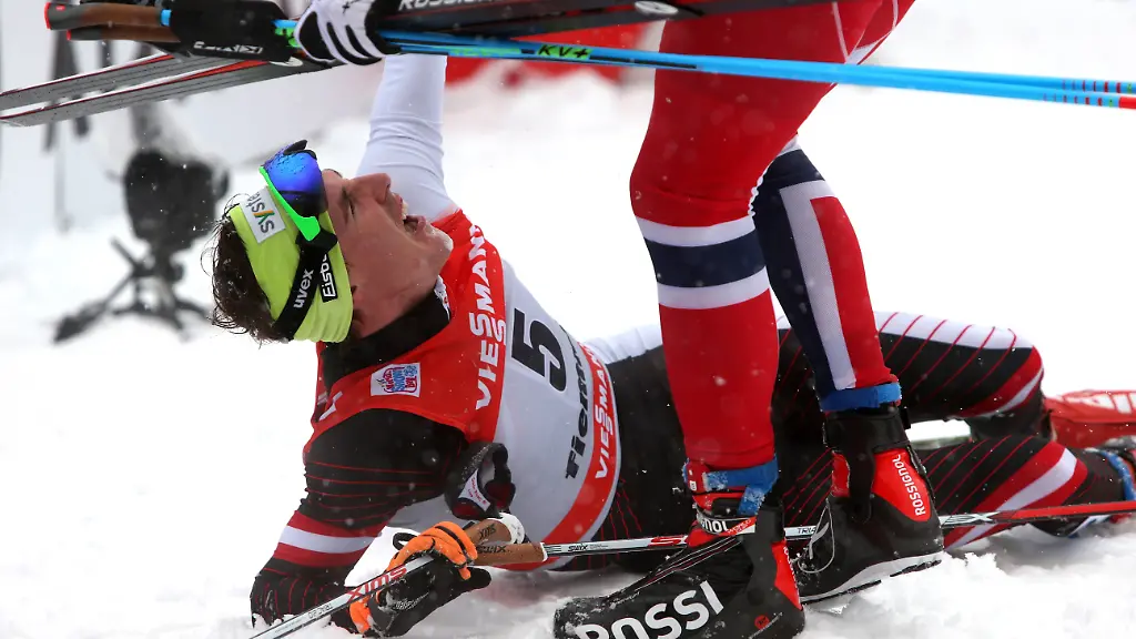 Johannes-Duerr-ist-am-Boden-mal-wieder