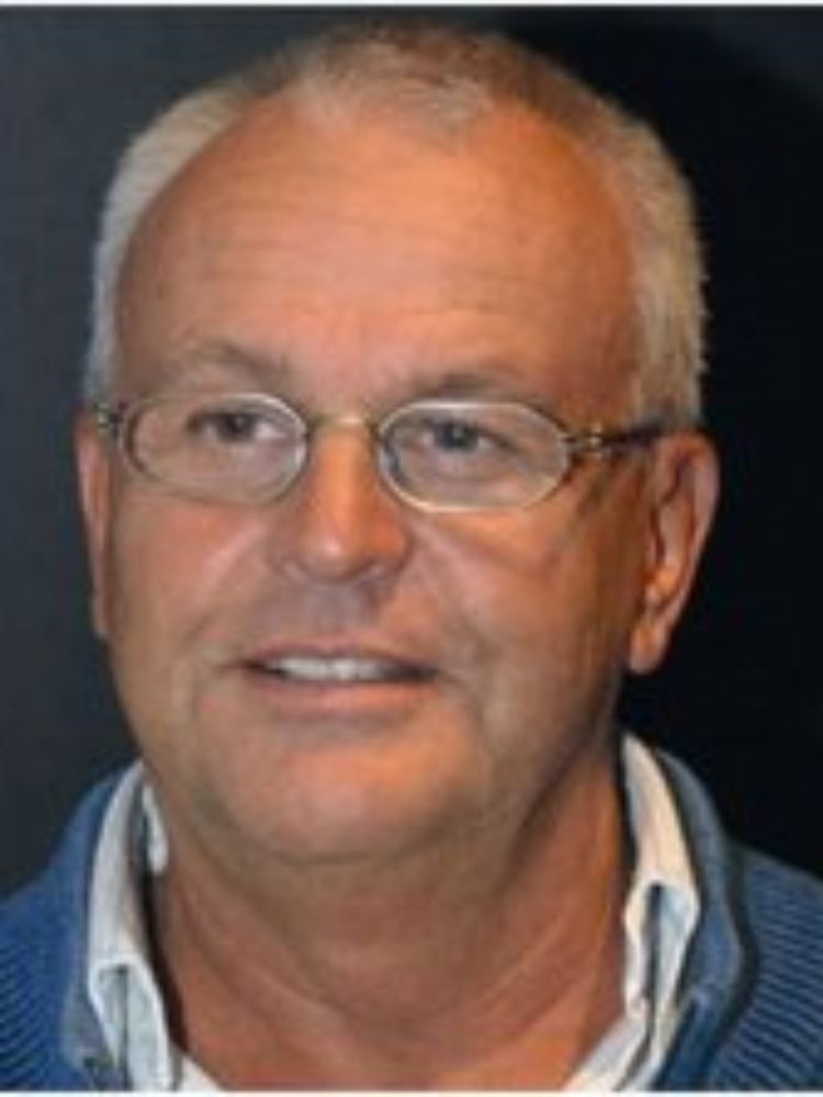 Dr. med. Horst Freigang bildet Zahnärzte in der Hypnosebehandlung aus. Er hat eine Praxis in Berlin und ist Vizepräsident der Deutschen Gesellschaft für Zahnärztliche Hypnose e.V.