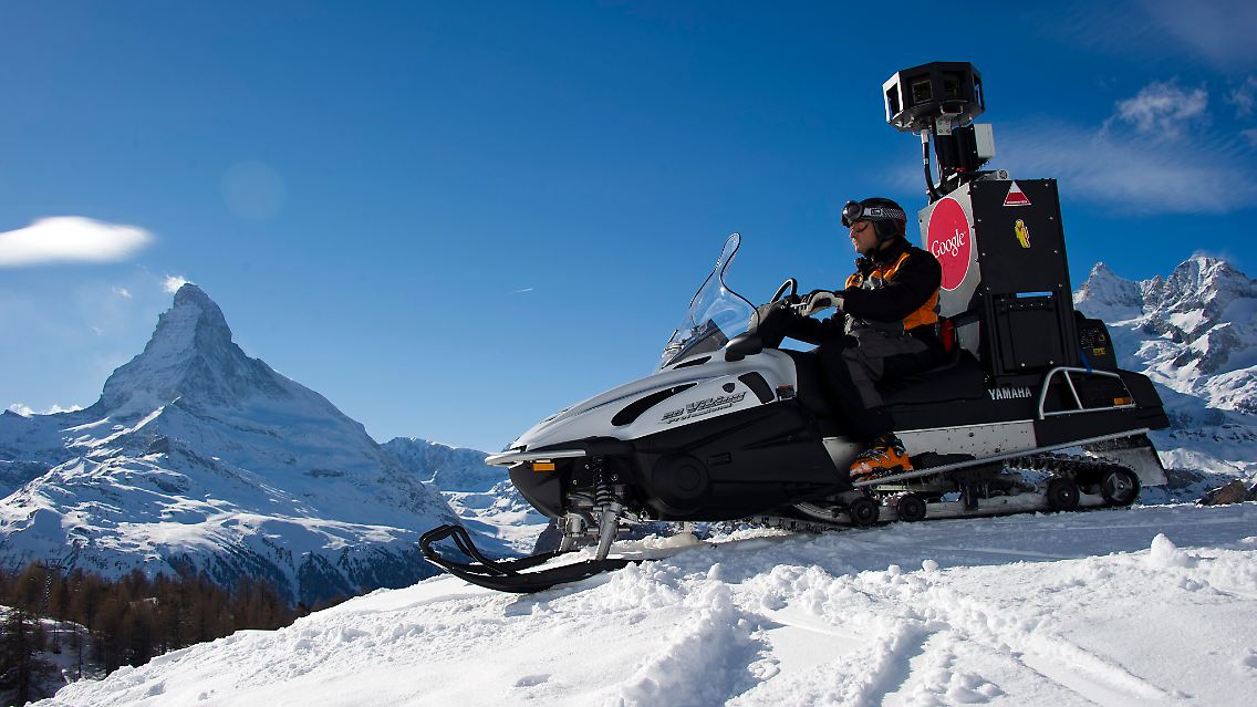 Google hat sogar Teile der Schweizer Alpen per Schneemobil für Street View fotografiert.