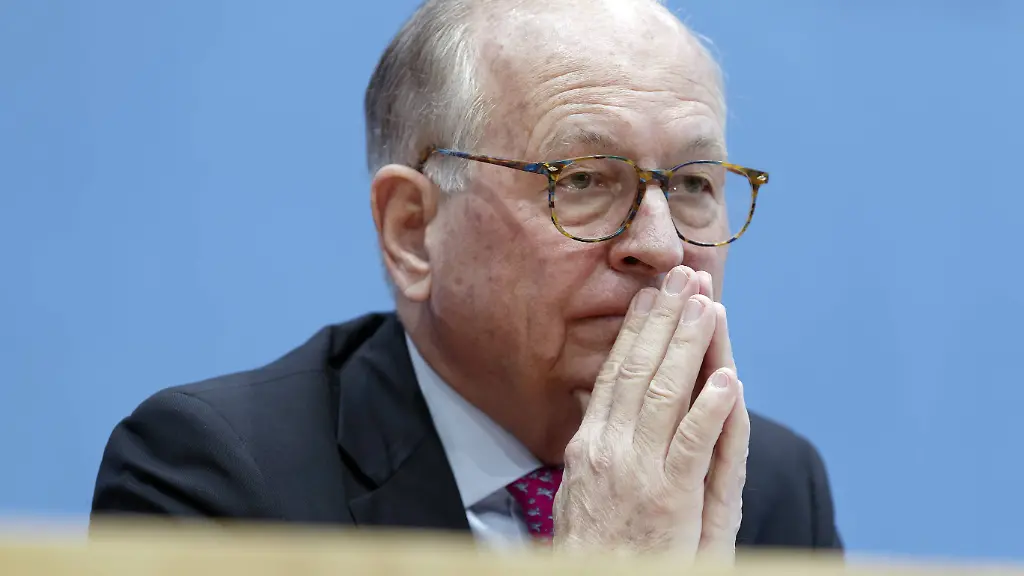 f055237696c06ee75d89aff4c51da400