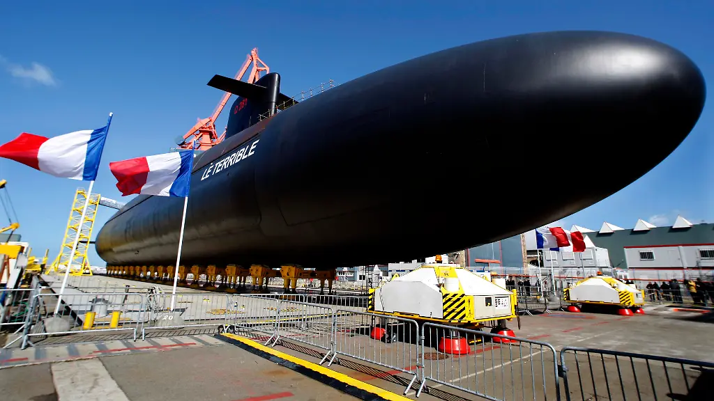 Franzoesisches-Atom-Unterseeboot-Le-Terrible-RTR1YLIL