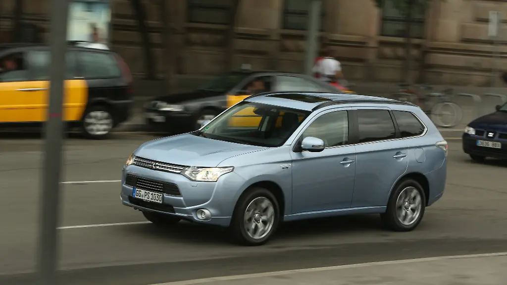 mitsubishi-outlander-23114-11