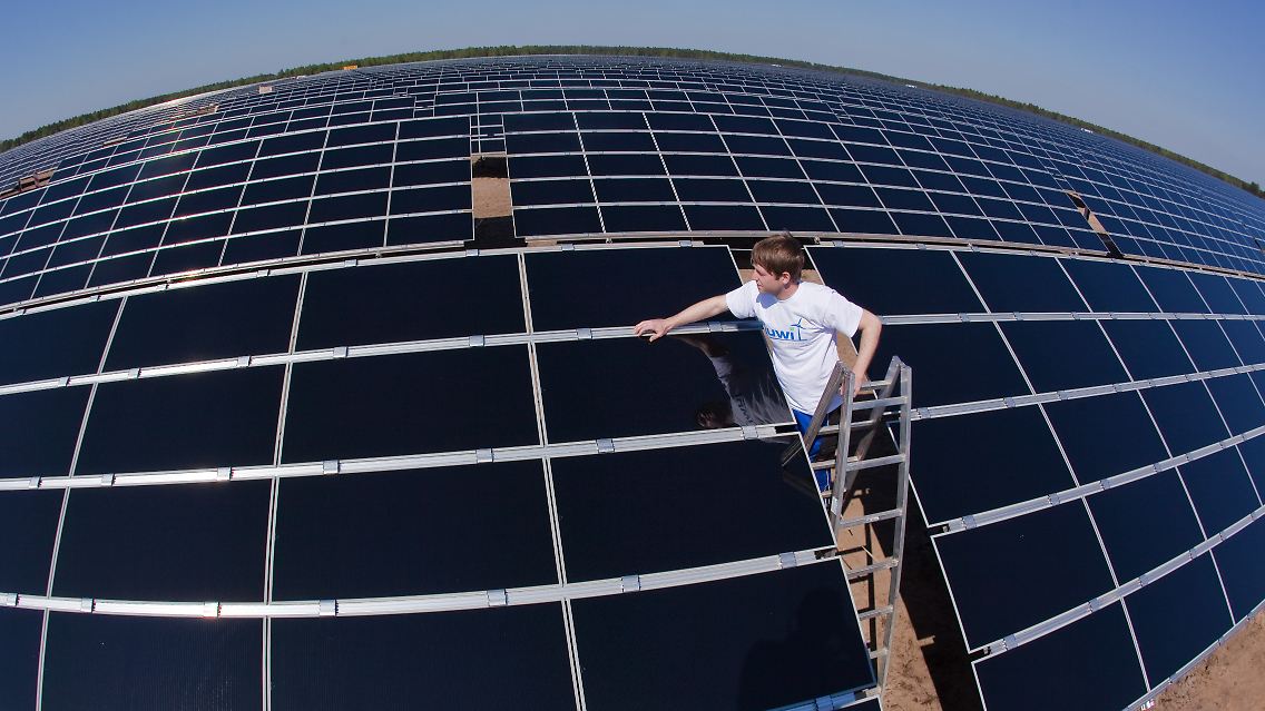 Der Heimatmarkt macht Deutschlands Solarfirmen zu schaffen. Das Auslandsgeschäft ist hart umkämpft - aber es muss gestärkt werden.