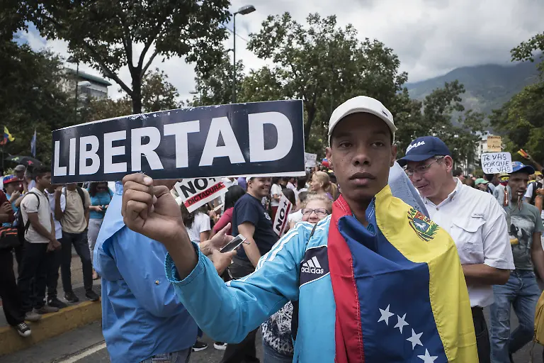 ef2df7bb3114e1eb2e903c025c146d32