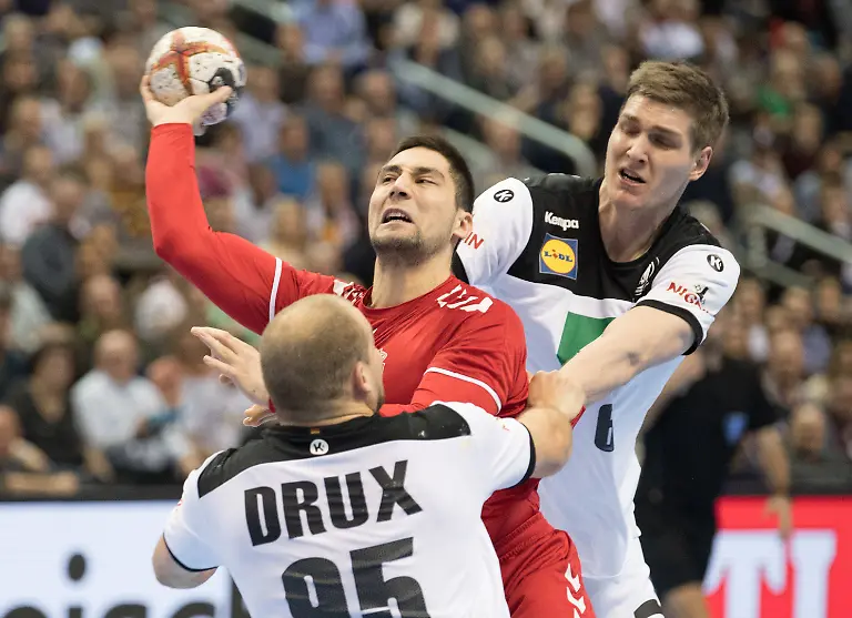 ce20bfbd8e793757b38ee9985ecceb12