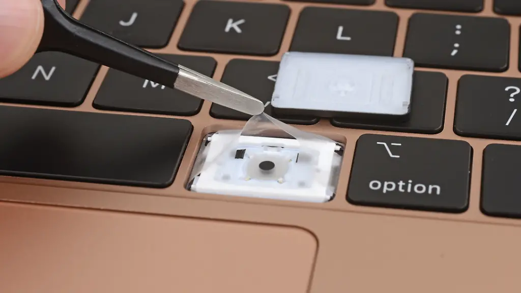 iFixit-MacBook-Air-Tastatur