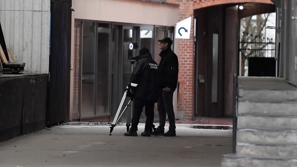 99390a884d228b6a16e316251674134c