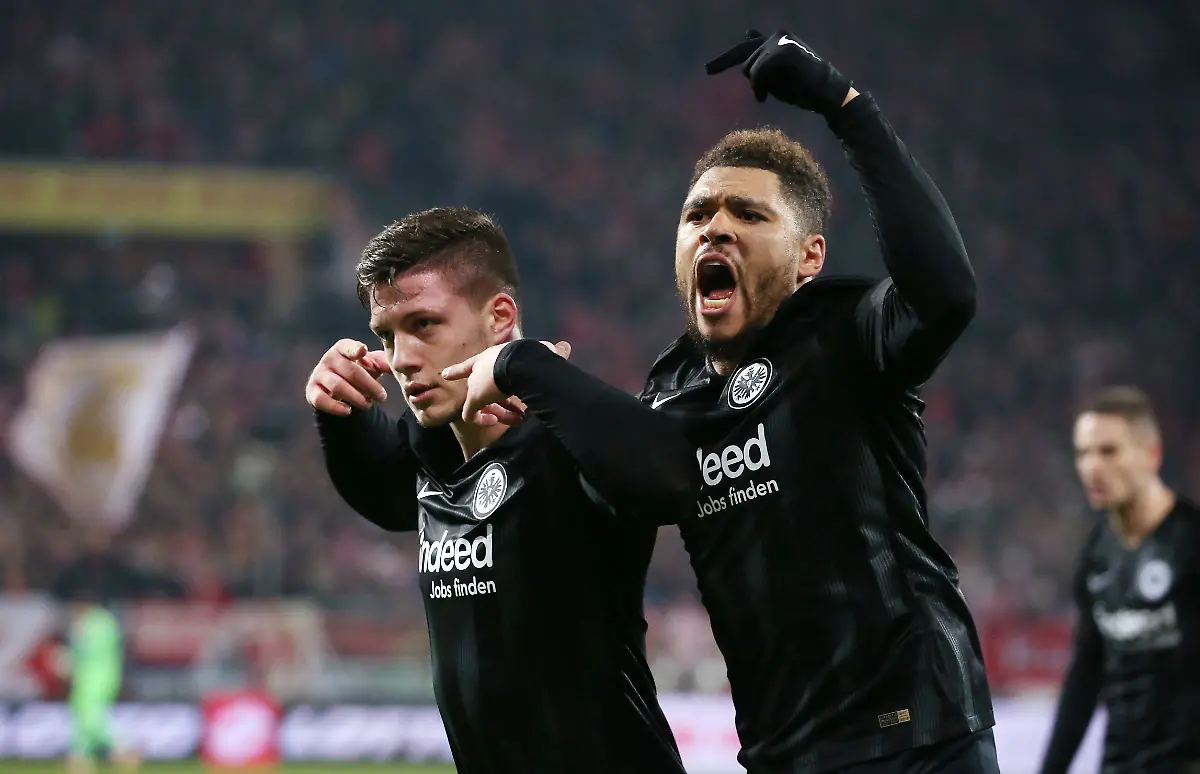 026dd709774e2577b4a3f1ca541dc1a1