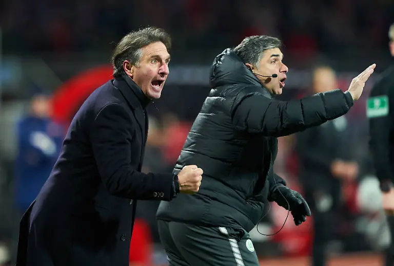 00351e0e480df44af84157d081b04230